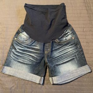 VGUC maternity shorts size small